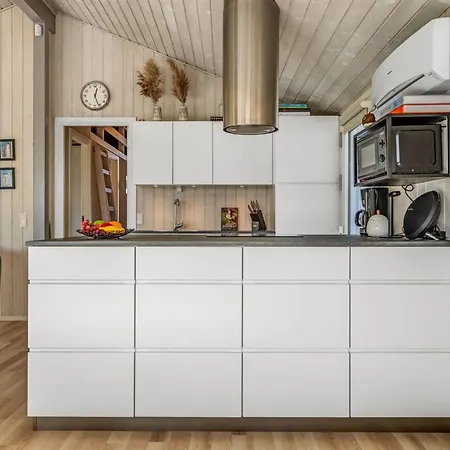 Shalin - 400m From The Sea By Interhome *