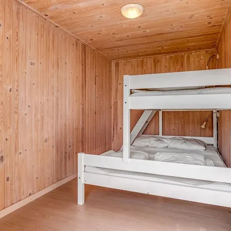 Shalin - 400m From The Sea By Interhome